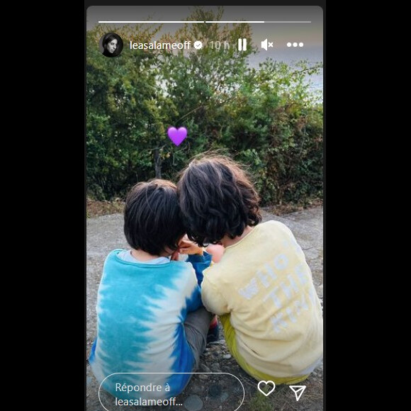 L'animatrice se repose en famille du côté de l'île de beauté.
Léa Salamé en vacances en Corse en famille.