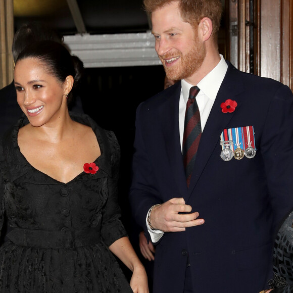 En effet, sur le site internet officiel de la famille royale, un changement opéré n'a pas du lui faire plaisir
Le prince Harry, duc de Sussex, et Meghan Markle, duchesse de Sussex - La famille royale assiste au Royal British Legion Festival of Remembrance au Royal Albert Hall à Kensington, Londres, le 9 novembre 2019. 