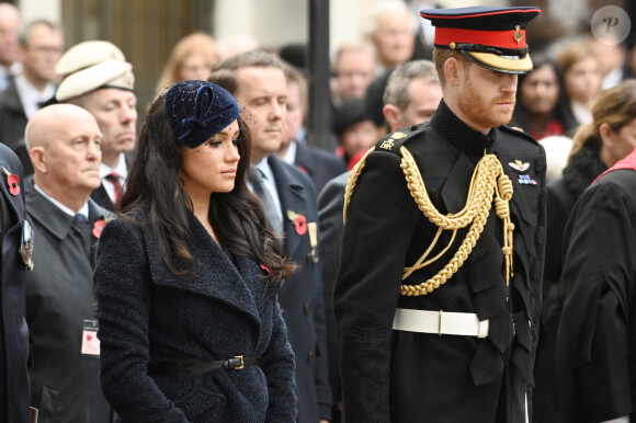 Ainsi, son titre royal a été remplacé par "le duc" ou "le duc de Sussex". 
Le prince Harry, duc de Sussex, et Meghan Markle, duchesse de Sussex, assistent au 'Remembrance Day', une cérémonie d'hommage à tous ceux qui sont battus pour la Grande-Bretagne, à Westminster Abbey, le 7 novembre 2019. © Ray Tang via Zuma Press/Bestimage