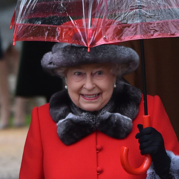La reine Elizabeth II d'Angleterre - Les membres de la famille royale d'Angleterre ont assisté à la messe de Noël de l'église de St. Mary Magdalene à Norfolk, le 25 décembre 2015 