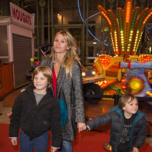 Sarah Lavoine avec ses enfants Milo et Roman - Inauguration de la 3e édition "Jours de Fêtes" au Grand Palais à Paris le 17 décembre 2015.