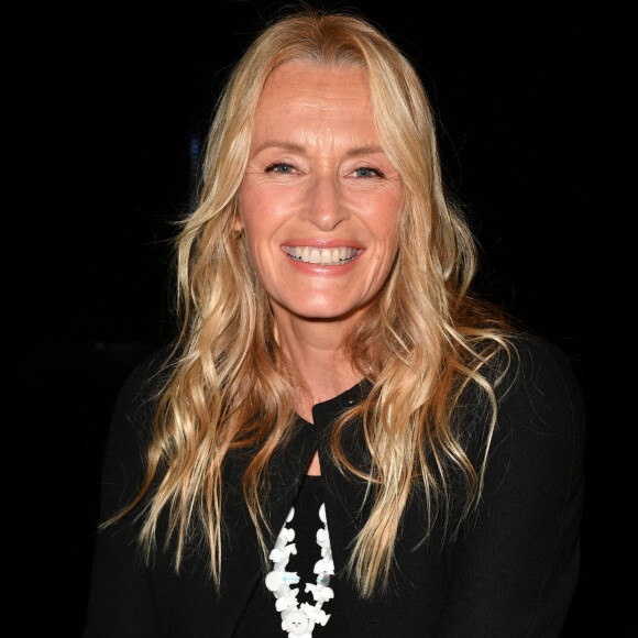 Ce lundi, elle a souhaité un joyeux anniversaire à David Hallyday sur son compte Instagram.
Estelle Lefébure - Front row du défilé "Walk Your Worth" By L'Oreal à l'Ecole Militaire lors de la fashion week PAP femme printemps / été. © Veeren / Clovis / Bestimage 