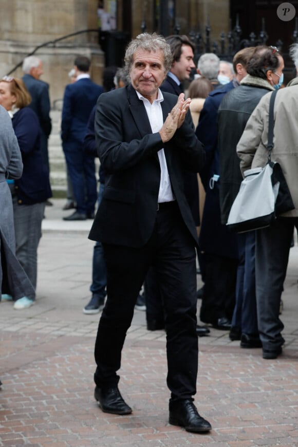 Gérard Leclerc à la sortie des obsèques d'Emmanuel de La Taille en la basilique Sainte-Clotilde de Paris, France, le 22 octobre 2021.