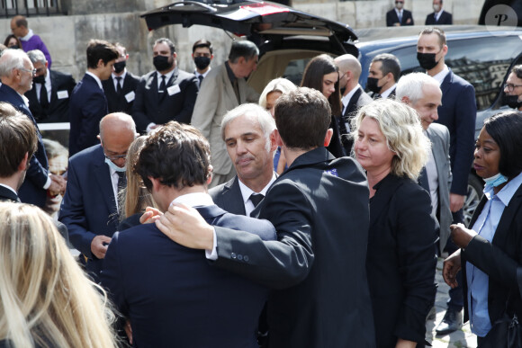 Paul Belmondo, Giacomo et Victor Belmondo, Luana Belmondo - Sorties - Obsèques de Jean-Paul Belmondo en l'église Saint-Germain-des-Prés, à Paris le 10 septembre 2021. © Cyril Moreau / Bestimage