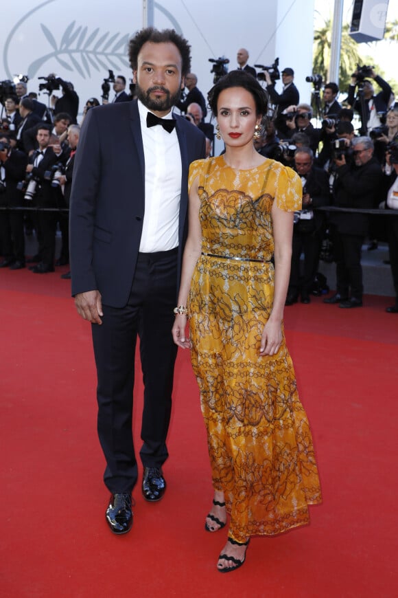 Fabrice Éboué et sa compagne Amelle Chahbi (habillée en Maison Paule Ka) - Montée des marches du film "Okja" lors du 70ème Festival International du Film de Cannes. Le 19 mai 2017. © Borde-Jacovides-Moreau/Bestimage 