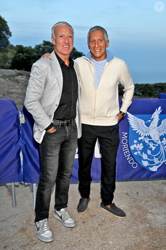 Didier Deschamps et Nagui durant soirée de clôture de la 1ere édition du festival Les Théâtrales d'Eze en plein air à l'oppidum du Col d'Eze avec la pièce "Brexit sentimental", le 8 août 2023. © Bruno Bebert / Bestimage 