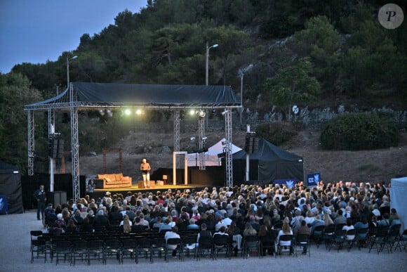 Un festival qui s'est achevé avec la représentation de la pièce "Brexit sentimental".
David Brécourt durant la soirée de clôture de la 1ere édition du festival Les Théâtrales d'Eze en plein air à l'oppidum du Col d'Eze avec la pièce "Brexit sentimental", le 8 août 2023.© Bruno Bebert / Bestimage 