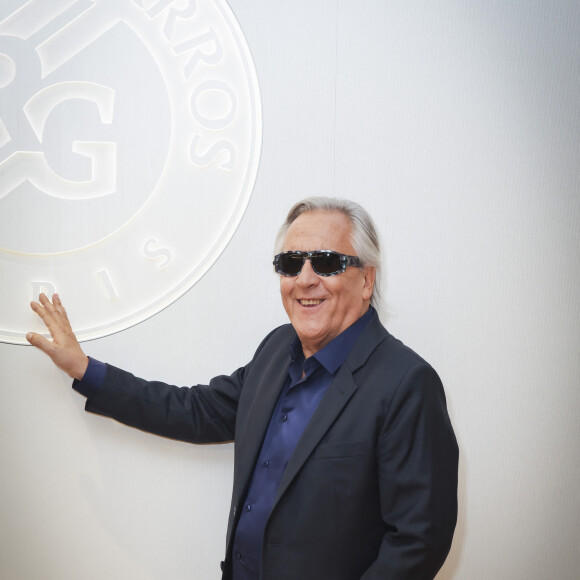 Exclusif - Gilbert Montagné - Backstage - Enregistrement de l'émission "Le plus grand karaoké de France : Les tubes de légendes" au stade Roland Garros à Paris, diffusée le 24 août à 21h10 sur M6 © Jack Tribeca / Bestimage