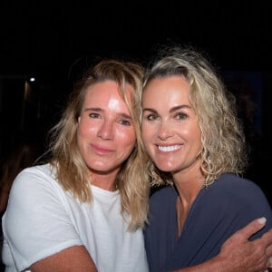 Exclusif -  Géraldine Danon et Laeticia Hallyday - Avant-première du film "Flo", biopic sur Florence Arthaud, de Géraldine Danon au cinéma de plein air à Saint-Barthélemy. Le 5 août 2023 © Sam Delpech / Bestimage 