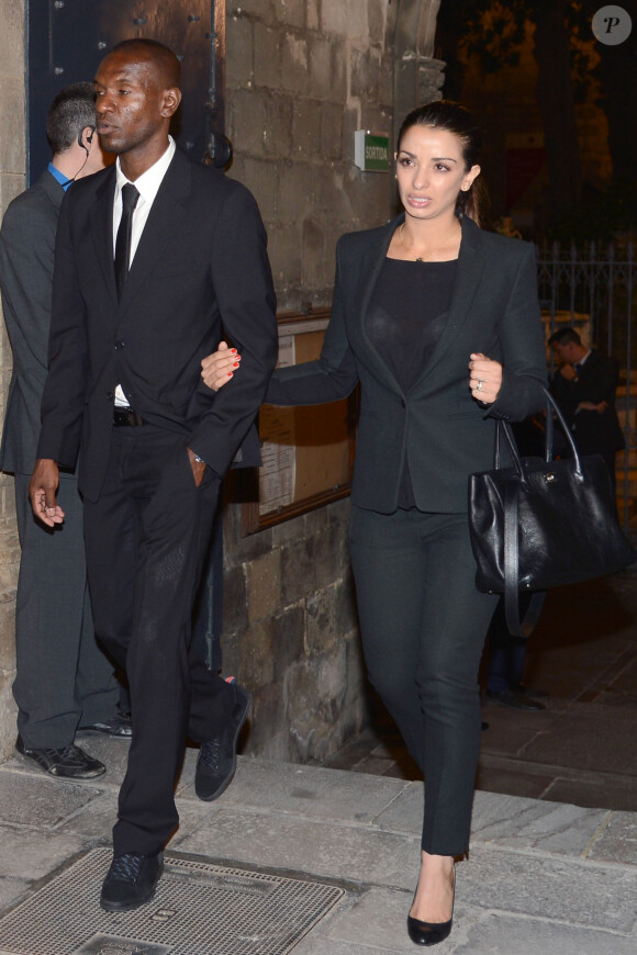 Eric Abidal et sa femme Hayet Kebir - Obsèques de Tito Vilanova l'ex-entraîneur du Barça à Barcelone en Espagne le 28 avril 2014. Le FC Barcelone et le monde du sport espagnol et européen ont rendu lundi un dernier hommage plein de solennité et d'émotions à Francesc 'Tito' Vilanova, l'ex-entraîneur du Barça décédé vendredi des suites d'un cancer à l'âge de 45 ans.