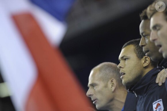 Guy Forget, Joe-Wilfried Tsonga et Gaël Monfils lors du premier match de Coupe Davis à Toulon face à l'Allemagne le 5 mars 2010