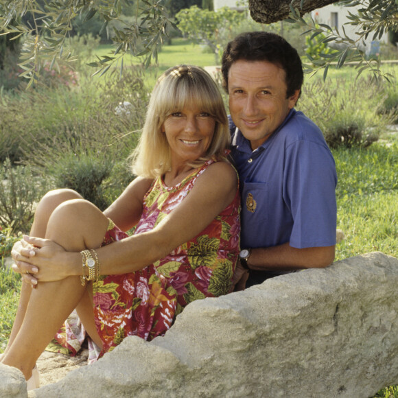 En France, en vacances dans les Alpilles, Michel Drucker et sa femme Dany Saval. © Alain Canu via Bestimage