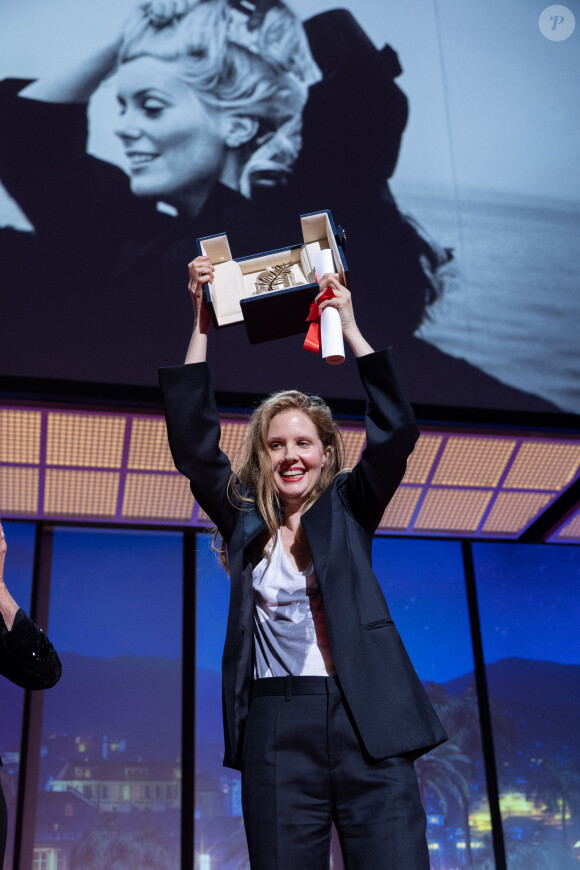 Justine Triet (Palme d’Or pour « Anatomie d’une chute ») - Cérémonie de clôture du 76ème Festival International du Film de Cannes, au Palais des Festivals à Cannes. Le 27 mai 2023 © Borde-Jacovides-Moreau / Bestimage