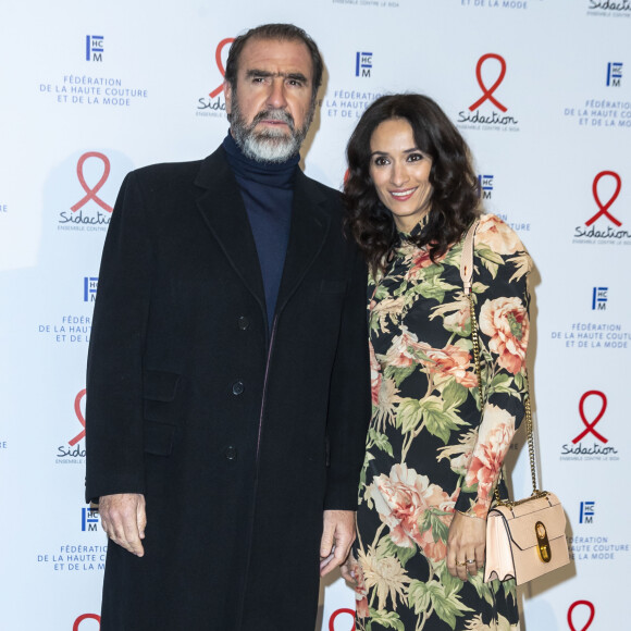 Eric Cantona et sa femme Rachida Brakni lors du photocall de la 18ème édition du "Dîner de la mode du Sidaction" au Pavillon Cambon Capucines - Potel et Chabot à Paris, France, le 23 janvier 2020. © Olivier Borde/Bestimage 