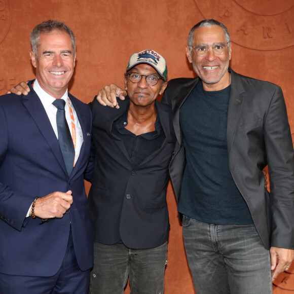 Marc Maury, Manu Katché et Richard Dacoury au village (Jour 2) lors des Internationaux de France de Tennis de Roland Garros 2022, à Paris, France, le 23 mai 2022. © Bertrand Rindoff/Bestimage 