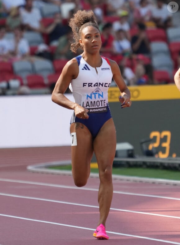 Rénelle Lamote partage la vie de Val Garat 
 
Rénelle Lamote - Championnats du monde d'athlétisme à Budapest (Hongrie), le 22 août 2023. © Laurent Lairys / Panoramic / Bestimage