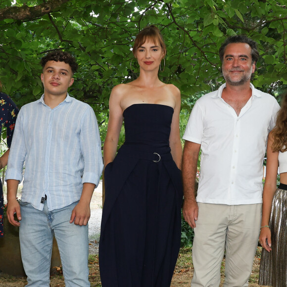 Guest, Samy Belkessa, Louise Bourgoin, Nicolas Silhol, guest - Photocall du film "Anti-Squat" lors de la 16ème édition du festival du film francophone (FFA) à Angoulême le 24 août 2023. © Coadic Guirec / Bestimage 