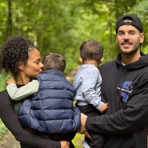 Le musicien et sa compagne ont publié des photos de leur promenade en Normandie avec leurs enfants, sur leurs comptes Instagram respectifs.