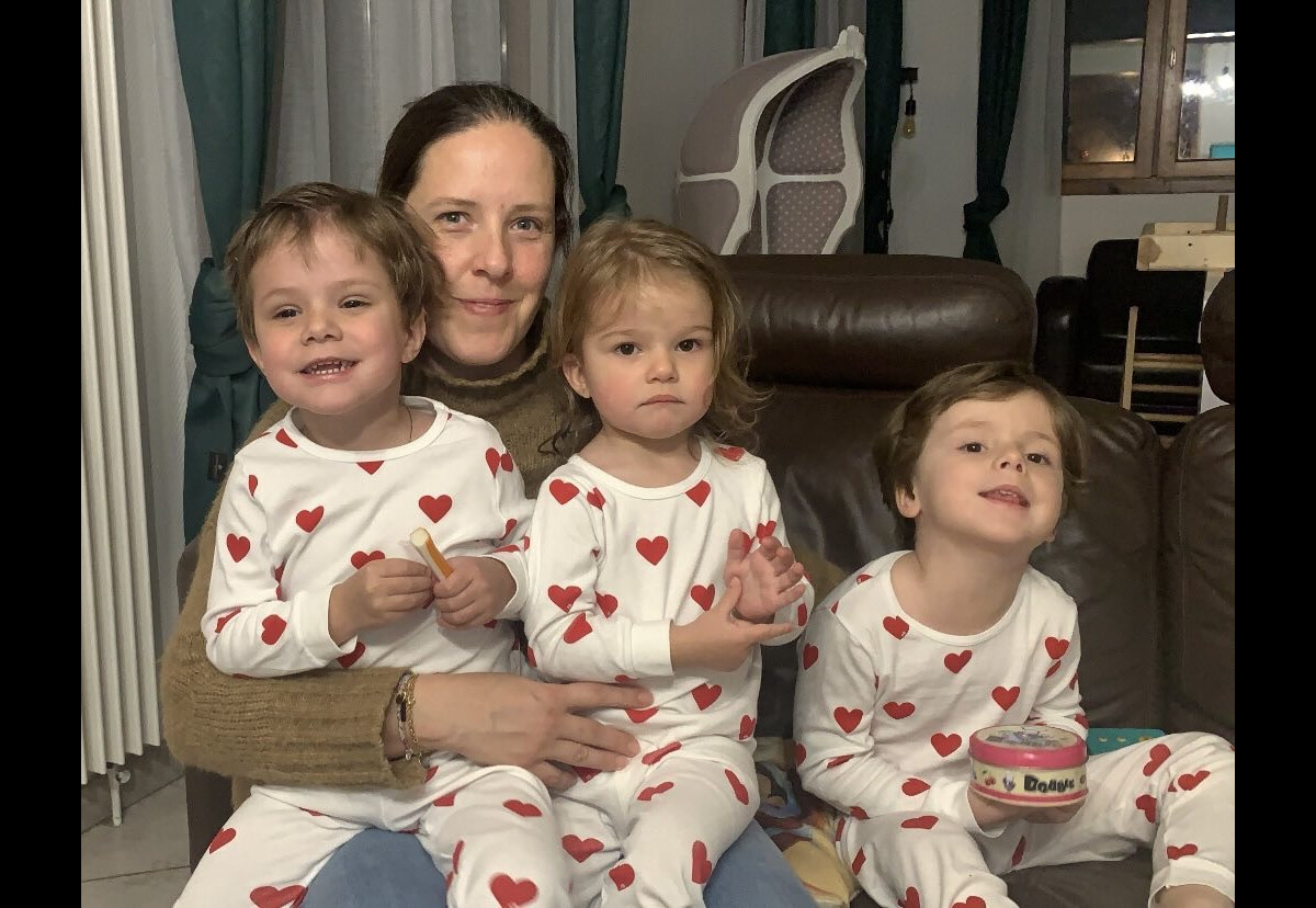 Je me dois de garder le sourire" : Céline Saffré, la célèbre maman révèle  la terrible épreuve qu'elle traverse - Purepeople