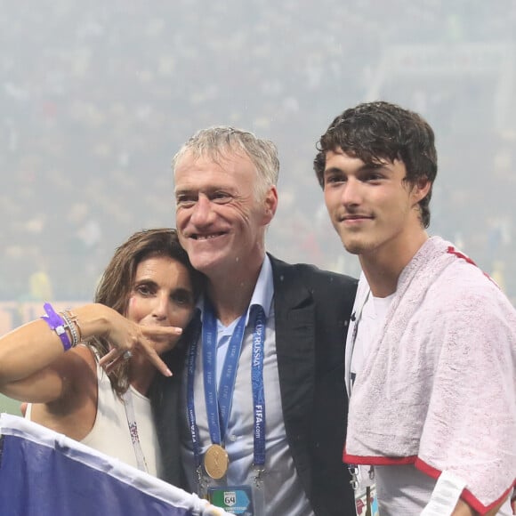 Didier Deschamps avec son fils Dylan et sa femme Claude Deschamps - Finale de la Coupe du Monde de Football 2018 en Russie à Moscou, opposant la France à la Croatie (4-2) le 15 juillet 2018 © Cyril Moreau/Bestimage