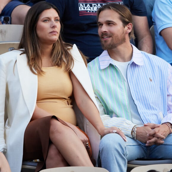 Camille Cerf (Miss France 2015) et son compagnon Théo Fleury dans les tribunes lors des Internationaux de France de Tennis de Roland Garros 2023. Paris, le 7 juin 2023. © Jacovides-Moreau / Bestimage 