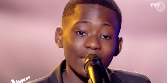 Et c'est le jeune Durel qui l'a remportée !
Durel (The Voice Kids) bouleverse tous les coachs et se qualifie en finale. TF1