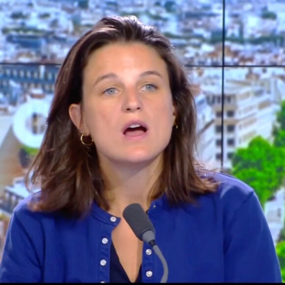Eugénie Bastié sur le plateau de "L'heure des pros" pour CNews.
