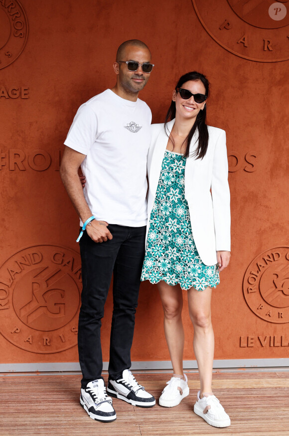 Tony Parker et sa compagne Alizé Lim au village lors des Internationaux de France de tennis de Roland Garros 2023, à Paris, France, le 11 juin 2023. © Jacovides-Moreau/Bestimage