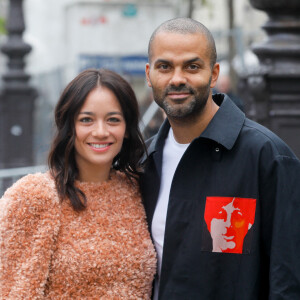 Tony Parker et Alizé Lim s'éclatent au Costa Rica
 
Tony Parker et sa compagne Alizé Lim - Arrivées au défilé prêt-à-porter printemps-été "Stella McCartney" lors de la fashion week de Paris. © Clovis / Veeren / Bestimage