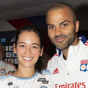 Exclusif - Alizé Lim et son compagnon Tony Parker lors du match de football caritatif (Le match des héros Unicef) entre l'OL Légendes et la team Unicef au Groupama Stadium à Lyon en faveur des enfants d'Ukraine et pour célébrer les 20 ans du premier titre de Champion de France de l Olympique Lyonnais le 10 mai 2022. © Pierre Perusseau / Bestimage