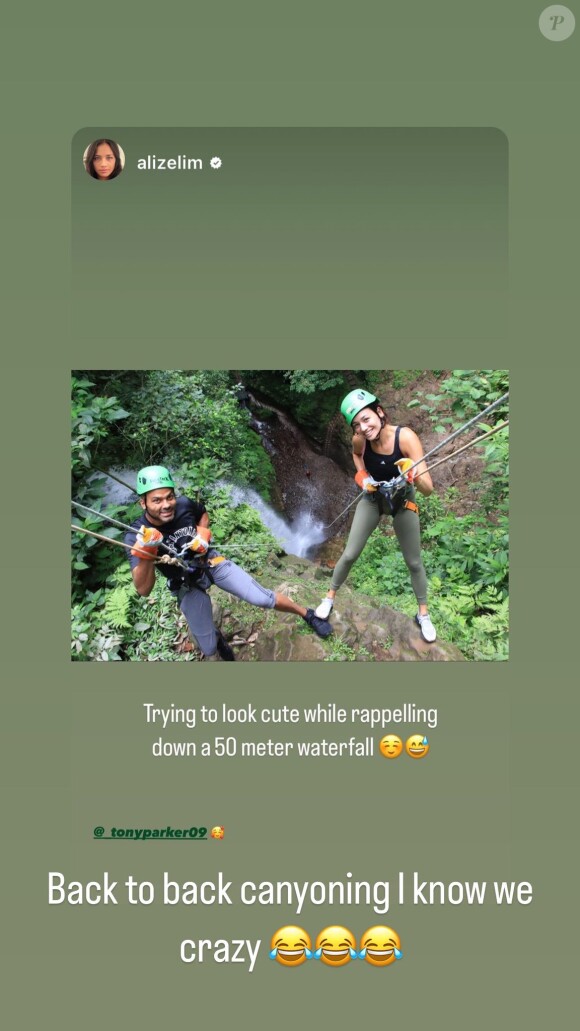 Ils ont ensuite fait du canyoning pour arriver en bas d'une cascade
 