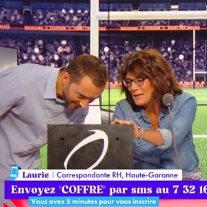 Estelle Denis et son collègue sur le plateau d'"Estelle Midi" sur RMC.