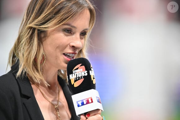 Isabelle Ithurburu (journaliste TF1) - RUGBY : France vs Ecosse (30-27) - Match préparatif pour la coupe du monde 2023 à Saint-Étienne le 12 août 2023. © Frédéric Chambert / Panoramic / Bestimage 