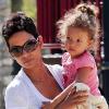 Halle Berry et sa fillette Nahla au parc à Beverly Hills. Le 5 mars 2010