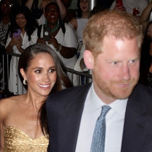 Meghan Markle laisse le prince Harry seul pour le match de Messi !
 
Le prince Harry, duc de Sussex et Meghan Markle, duchesse de Sussex, et sa mère Doria Ragland, à la sortie de la cérémonie des "Women of Vision Awards" au Ziegfeld Theatre à New York.