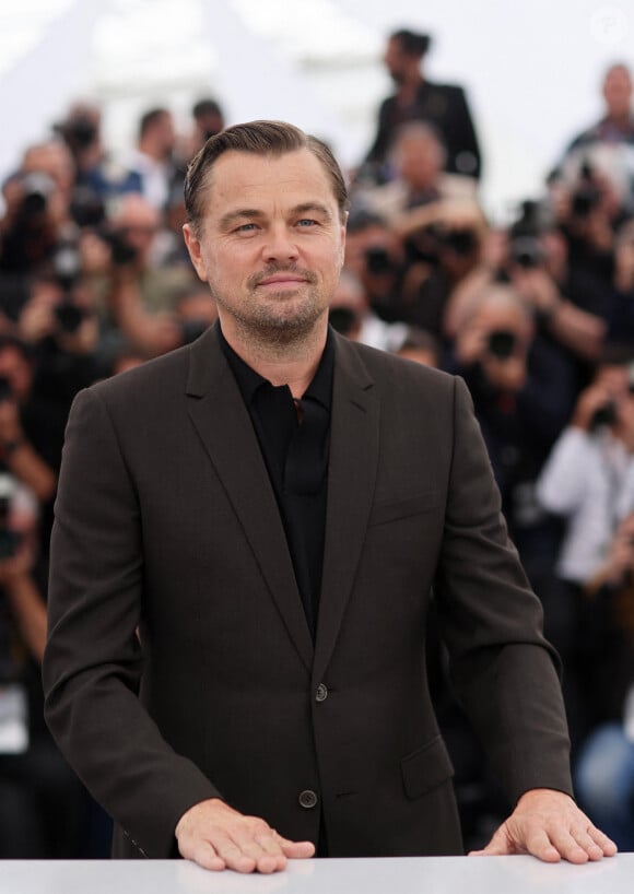 Les stars étaient nombreuses pour ce match, à commencer par Leonardo DiCaprio
 
Leonardo DiCaprio au photocall du film "Killers Of The Flower Moon" lors du 76ème Festival International du Film de Cannes, au Palais des Festivals à Cannes, France, le 21 mai 2023. © Jacovides-Moreau/Bestimage