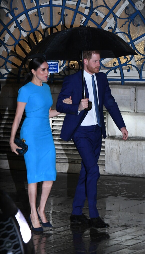 Mais depuis le départ du prince Harry et de Meghan Markle, ils ne se parlent plus.
Le prince Harry, duc de Sussex, et Meghan Markle, duchesse de Sussex arrivent à la cérémonie des Endeavour Fund Awards au Mansion House à Londres, Royaume Uni, le 5 mars 2020. 