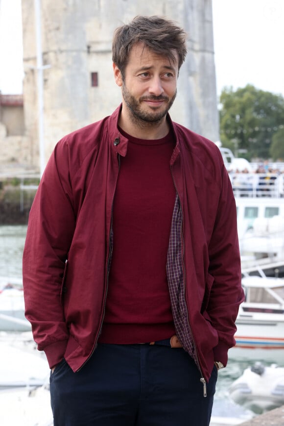 Malheureusement, son personnage n'a pas toujours eu de la chance en amour !
Benjamin Bourgois au photocall de la série "Un si grand soleil" lors de la 23ème édition du Festival de la Fiction tv de la Rochelle 2021 le 18 septembre 2021. © Jean-Marc Lhomer / Bestimage 