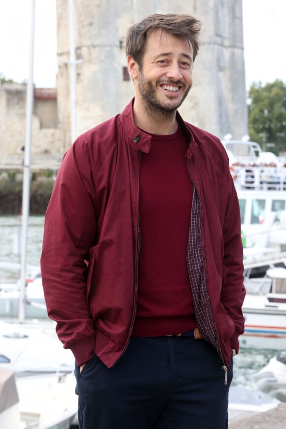 Benjamin Bourgois au photocall de la série "Un si grand soleil" lors de la 23ème édition du Festival de la Fiction tv de la Rochelle 2021 le 18 septembre 2021. © Jean-Marc Lhomer / Bestimage 