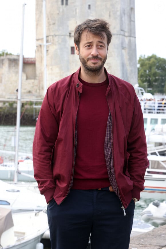 Benjamin Bourgois au photocall de la série "Un si grand soleil" lors de la 23ème édition du Festival de la Fiction tv de la Rochelle 2021 le 18 septembre 2021. © Jean-Marc Lhomer / Bestimage 