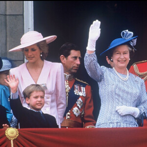 Le prince Harry, le prince William, la princesse Margaret, Lady Diana, le Prince Charles, la reine Elizabeth et le prince Philip - 65ème anniversaire de la reine Elizabeth en 1989