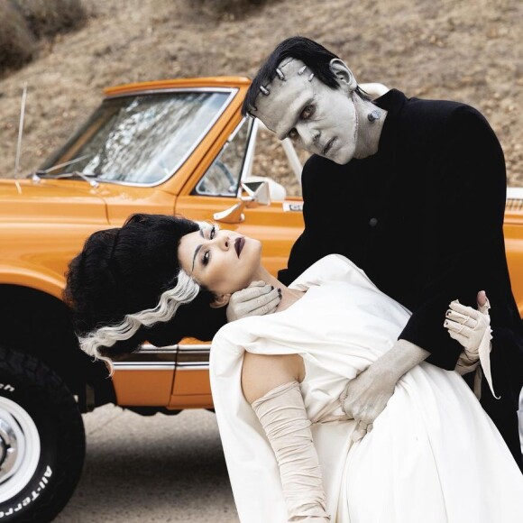 Elle a remercié les médecins
Travis Barker et Kourtney Kardashian