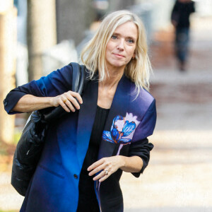 Léa Drucker - Arrivées à l'enregistrement de l'émission "Vivement Dimanche" au Studio Gabriel, présentée par M.Drucker et diffusée le 30 octobre 2022 sur France 3, à Paris, France, le 20 octobre 2022. © Christophe Clovis/Bestimage 