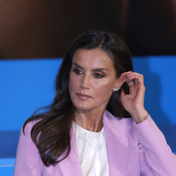 La nomination d'une telle figure est aussi l'occasion pour l'organisation de s'assurer du renforcement des programmes de santé mentale dans le monde entier.
La reine Letizia d’Espagne assiste à la remise des Prix "Unicef Awards Espagne" à Madrid, le 7 septembre 2023.