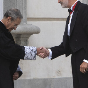 Le roi Felipe VI d'Espagne arrive à l'ouverture de l'année judiciaire 2023/2024, dans la salle plénière de la Cour suprême à Madrid, le 7 septembre 2023.