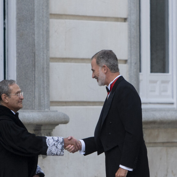 Le roi Felipe VI d'Espagne arrive à l'ouverture de l'année judiciaire 2023/2024, dans la salle plénière de la Cour suprême à Madrid, le 7 septembre 2023.