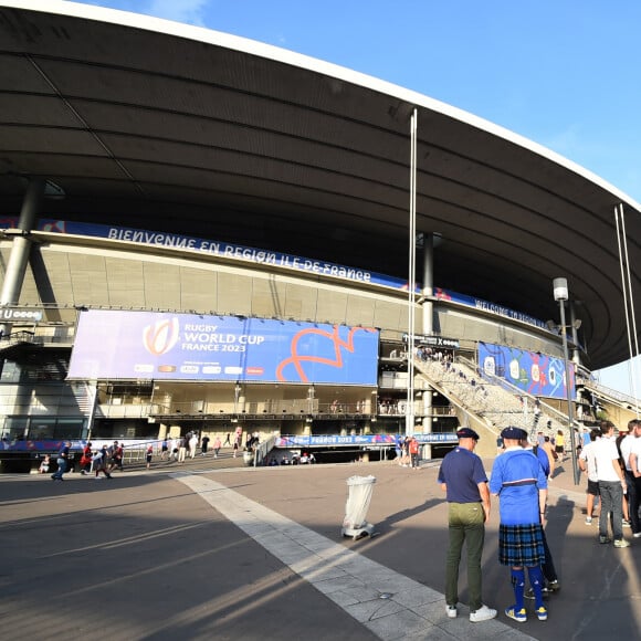 Vue générale à l'extérieur du stade avant le coup d'envoi du match de la coupe du monde de Rugby opposant la France à la Nouvelle-Zélande au Stade de France à Saint-Denis, Seine Saint-Denis, France, le 8 septembre 2023. © Federico Pestellini/Panoramic/Bestimage  Atmosphere before kick-off of the Rugby World Cup match between France and New Zealand at the Stade de France in Saint-Denis, Seine Saint-Denis, France, September 8, 2023. 