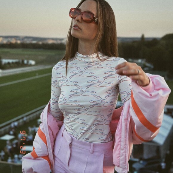 Ilona a reçu de nombreux compliments
Soirée Longchamp organisée le 8 septembre 2023 à Paris