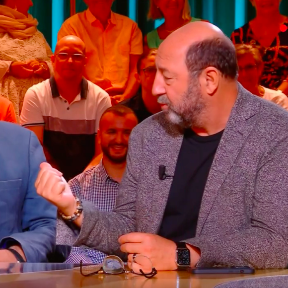 Kad Merad et Aurélie Casse étaient sur le plateau de "Quelle époque !". Les deux invités ont été au coeur d'un scketch évoquement le fait qu'ils se plaisaient.