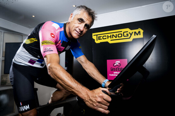 Présentation du vélo d'appartement Technogym Ride par Laurent Jalabert à Paris le 17 mai 2022.